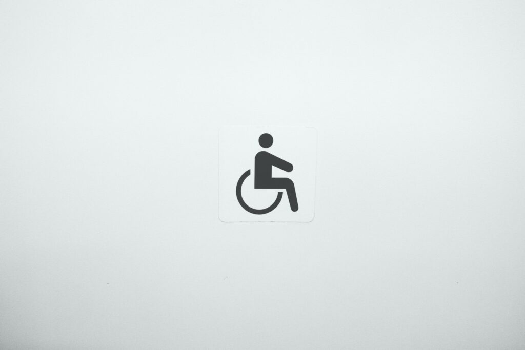 Comment aménager des bureaux pour le personnel handicapé ?